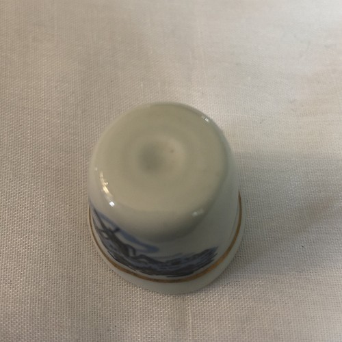 Vintage Thimble collectable White with Picture of farm and windmill Great Gift - Picture 12 of 12