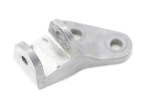 YAMAHA N-MAX 125 2DPF741L0100 FUSSRASTENHALTER LINKS 15 - 20 REAR LEFT FOOTRES