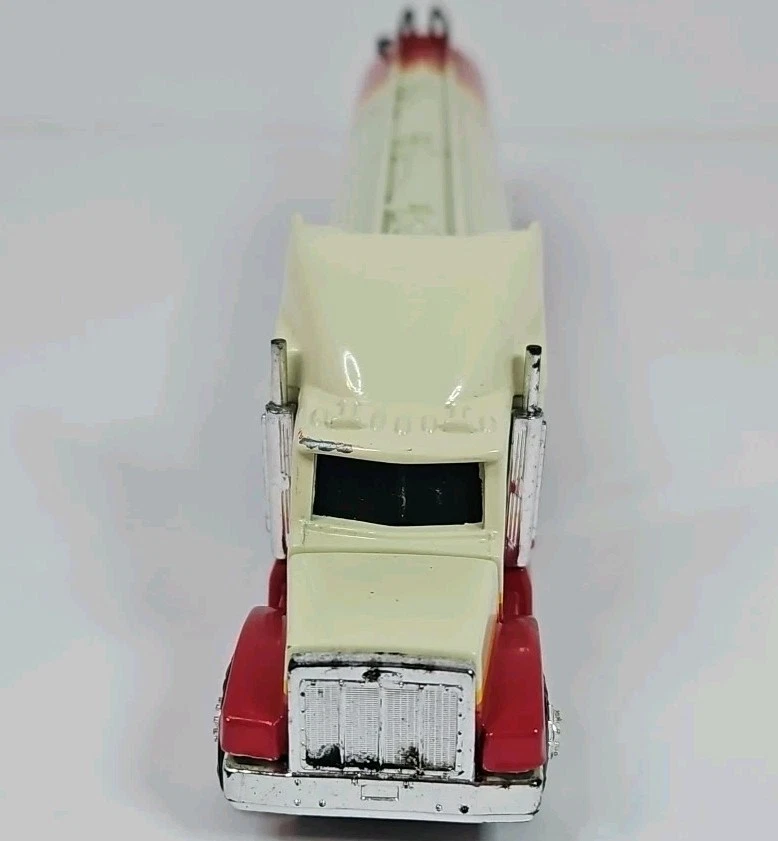 Flying J Freightliner Tanker Truck 1/64 Scale Ertl Collectibles  - Image 3 of 4