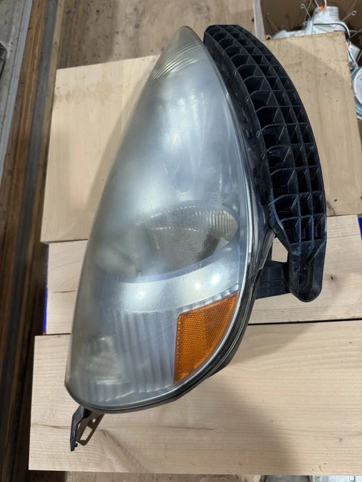 Faro pasajero derecho Honda Fit 2007-2008 OEM 86G Foto 2 de 4