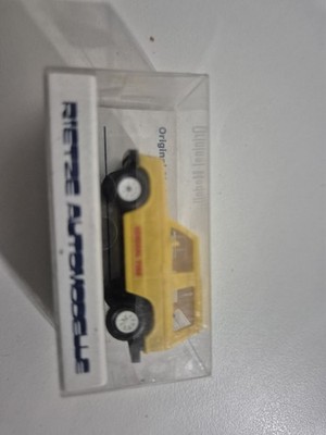 Rietze Mitsubishi Pajero General Time gelb in OVP (3,5KK)