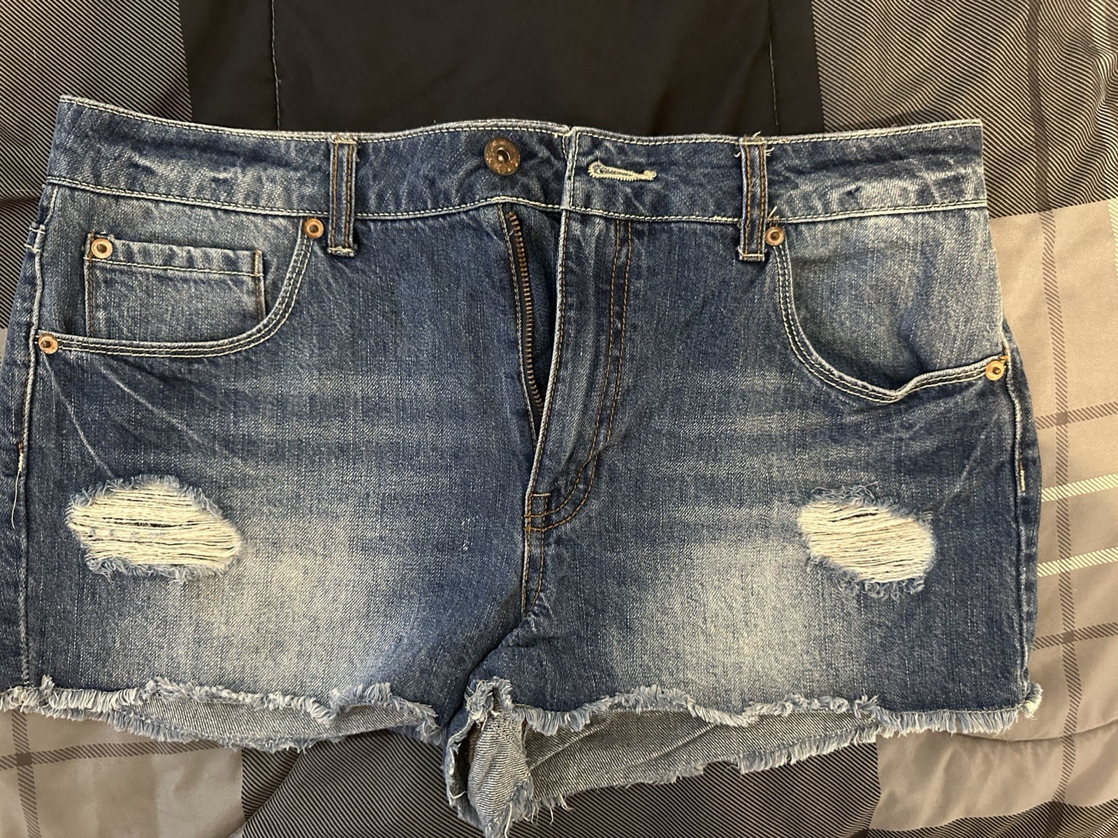 Forever 21 Blue Premium Denim Cut Off Shorts Distressed Button Size 30