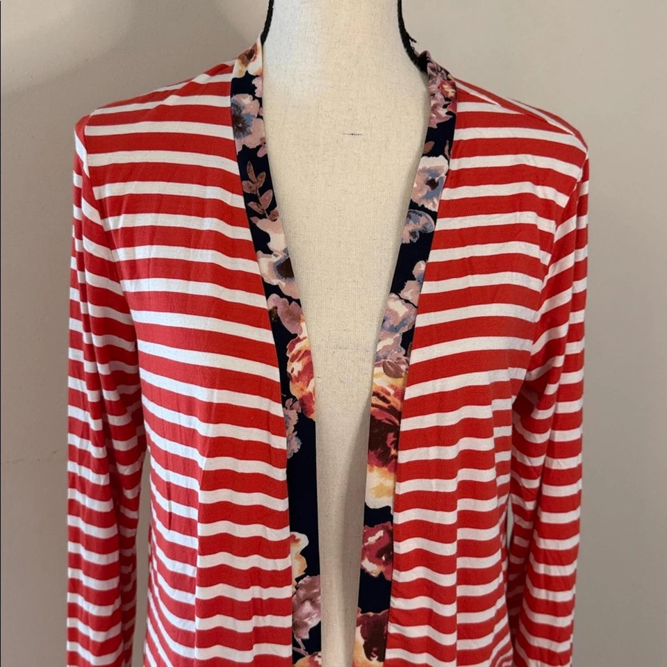 Betsy’s Boutique Shop 波西米亚长款开衫花卉和红色白色条纹 尺寸 小号 — 第 3/4 张图片