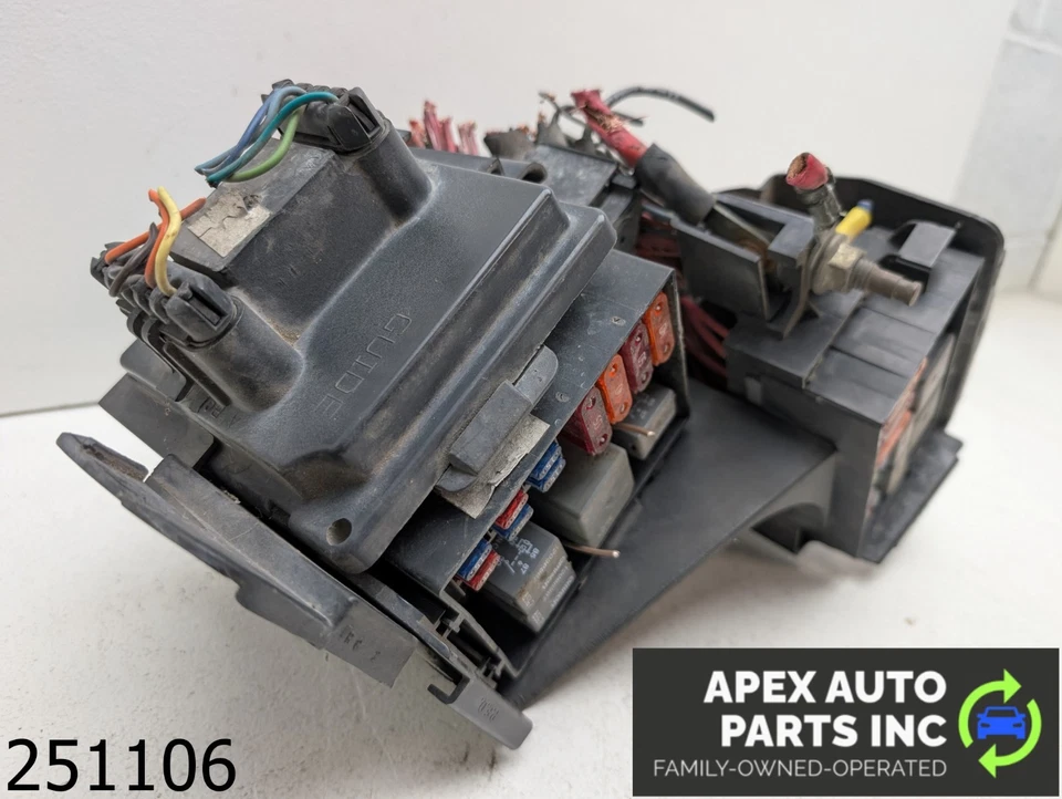 OEM 1999 Pontiac Firebird 3.8L ENGINE FUSE BOX ASSEMBLY - Изображение 3 из 4