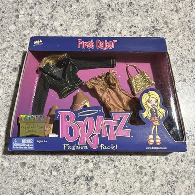 Bratz First Date! Fashion Pack Cloe Dress Jean Jacket Purse Snap-On Shoes