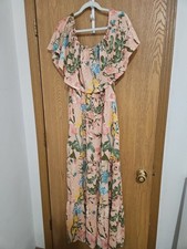 Vacation Ready with This Long Flotal Print Maxi Dress .   Size Xl