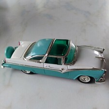 Ford Fairlane crown , victoria under license , bleue et blanc, 1/43