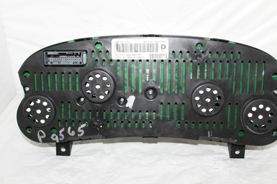 Cuadro de instrumentos velocímetro 04 05 Cadillac CTS SRX indicadores de panel 109.071 millas Foto 2 de 4