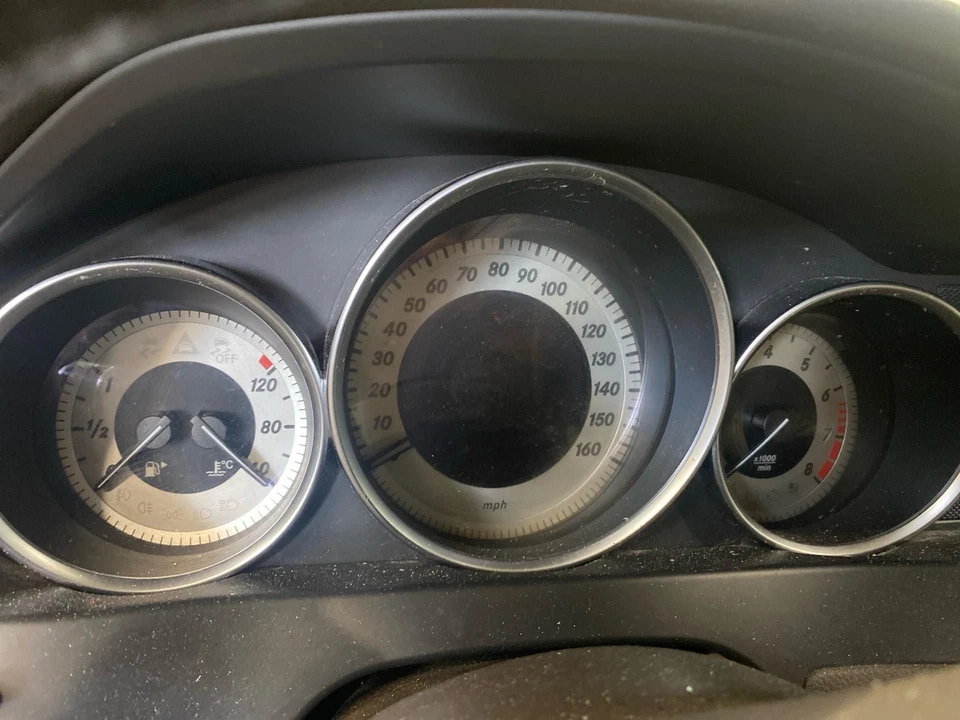 Medidor de velocímetro usado serve: 2013 Mercedes-benz Mercedes c-class 204 tipo C250 S - Imagem 2 de 4
