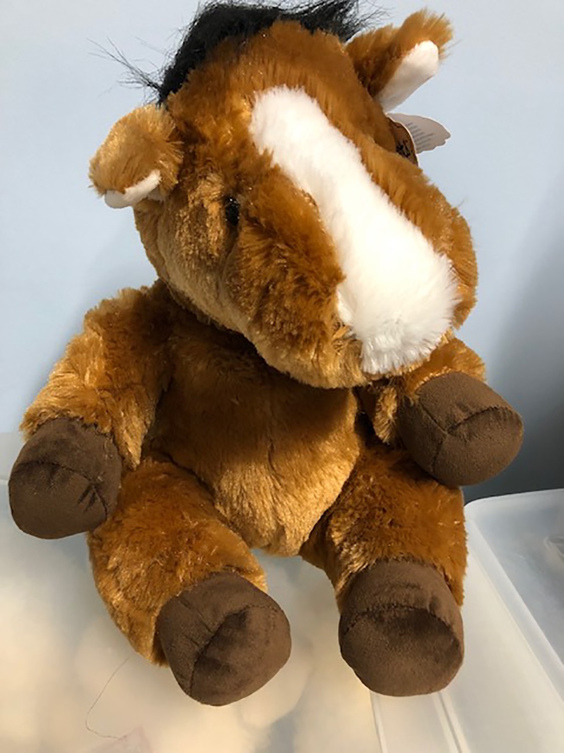 Подушка для сидячей лошади Wishpets Ira Красновато-средне-коричневая, 15 посадочных мест