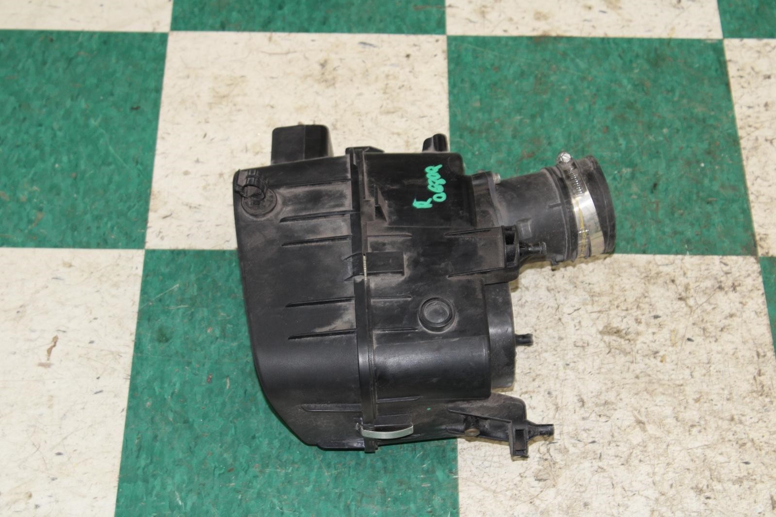 Maserati Ghibli 2014-2017 Right Air filter intake pipe