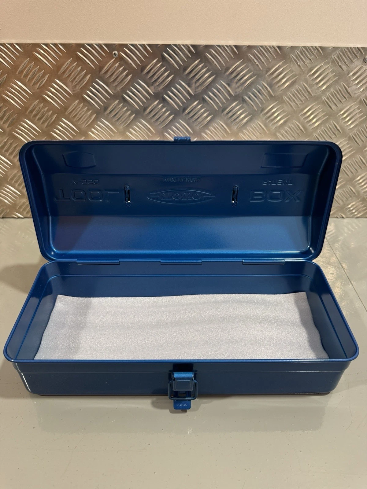 TOYO STEEL Y-350 Trunk Shaped Tool Box Blue Pressed Steel Brand New 8