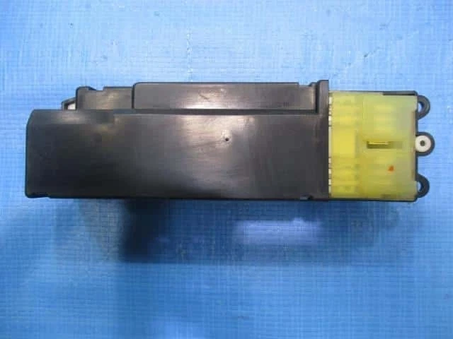 TOYOTA Hilux Surf 1997 Power Window Switch 8482010040 [Used] [PA97696088] - image 2 of 2