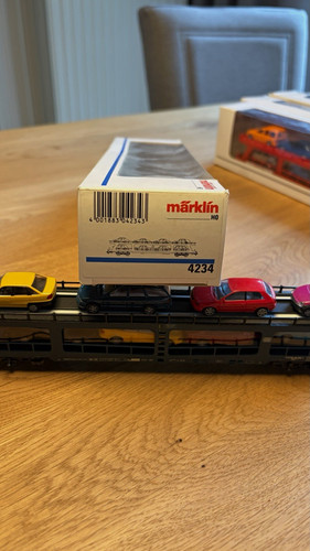 Märklin H0 4234 DB Autotransportwagen schwarz mit PKW-Ladung | Condition: Gebraucht