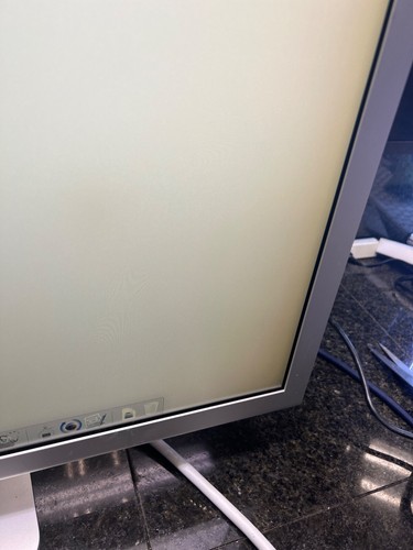 Apple 30" Inch Cinema HD Display (2560 x 1600) with Power Adapter-BAD SCRATCH - Picture 8 of 14