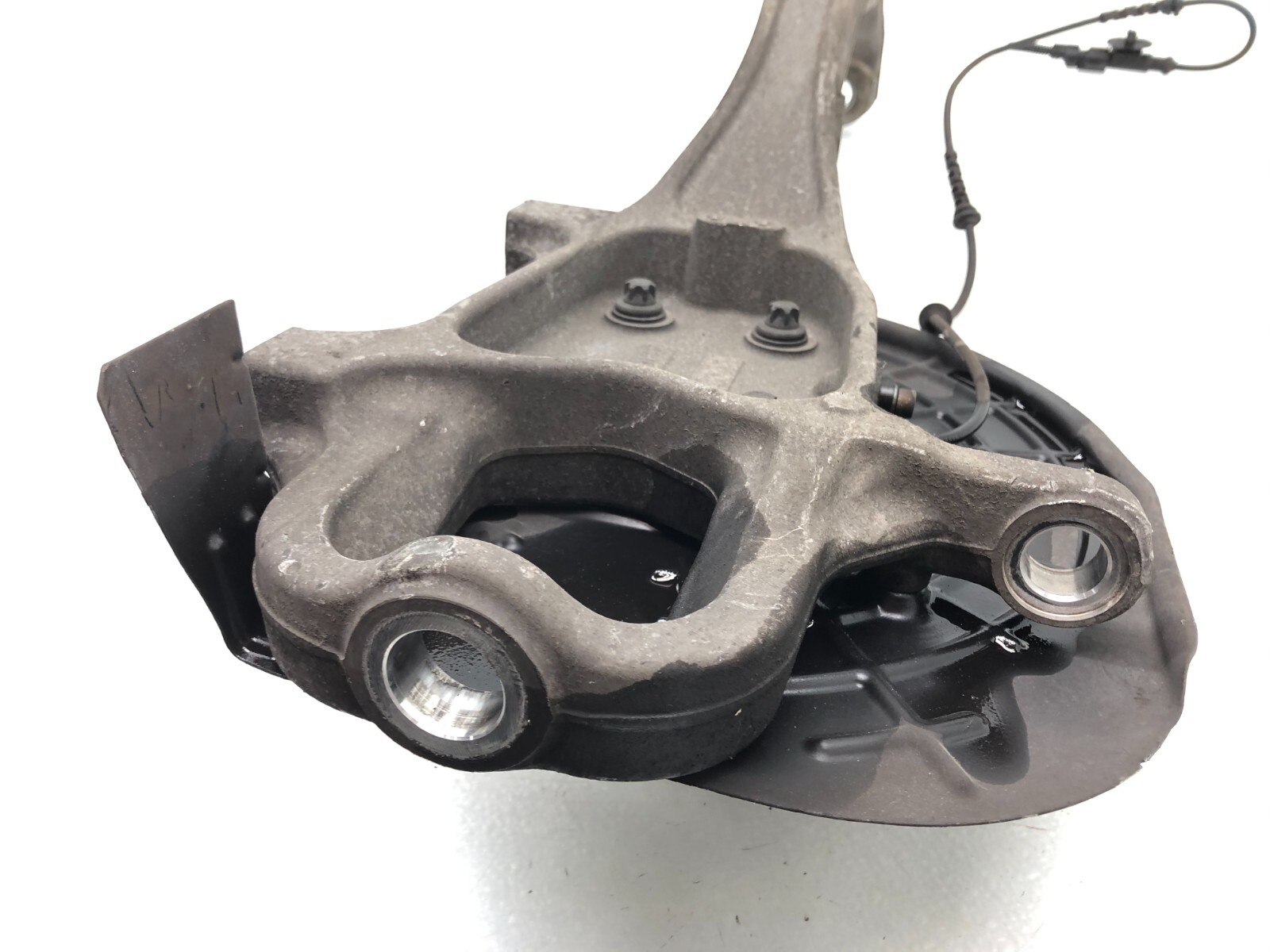 2014-2019 MASERATI GHIBLI S RWD RIGHT PASSENGER FRONT SPINDLE KNUCKLE HUB OEM.