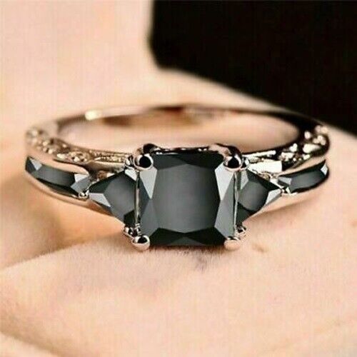 Anillo de compromiso de diamante negro de 3,50 quilates corte princesa enchapado en oro blanco de 14 quilates - Imagen 1 de 3