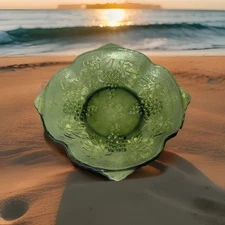 Vtg Anchor Hocking Raised Grapes Harvest Green Glass Bowl Scalloped 9” Footed