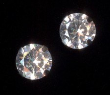 New 10K Solid White Gold 5mm Round Clear Crystal CZ Solitaire Stud Earrings FR