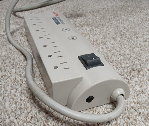 APC PRO7T SurgeArrest Professional 7 Outlet w/Tel 120V Surge - Picture 4 of 8