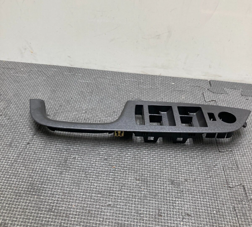 10-17 Chevy Equinox Driver Front Door Window Switch Bezel OEM 25946838 - Picture 6 of 10