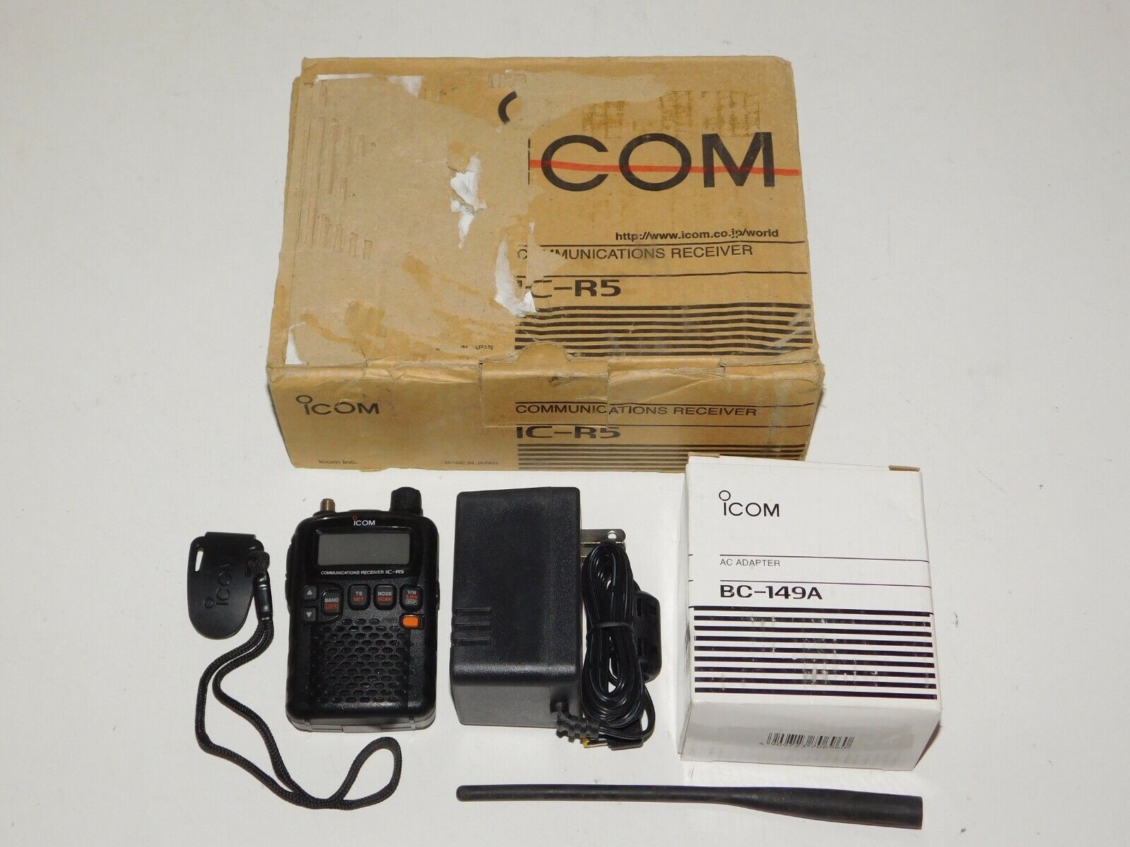 Icom IC- R5 Handheld Portable Communications Wideband Receiver R