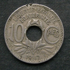 B5) France 10 Centimes 1917 France +++ HOLE COIN +++