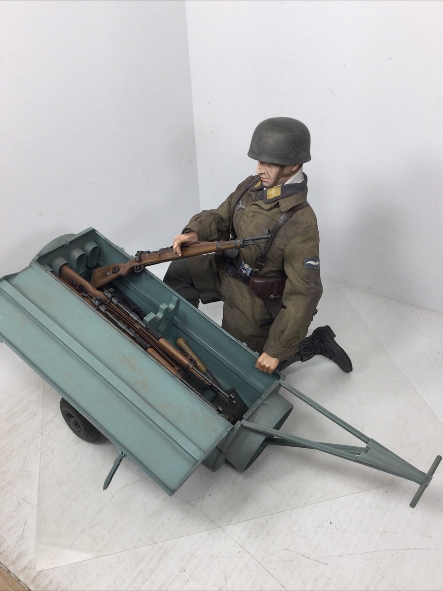 1/6 CUSTOM WW2 GERMAN LUFTWAFFE FALLSCHIRMJAGER W/ DROP CANISTER