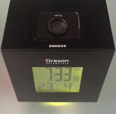 Oregon Scientific RM383P Funkwecker Ohne Netzkabel Projektionsuhr Defekt 