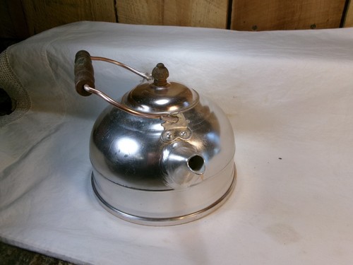 Vintage Copper Colored Aluminum Tea Kettle ~ Made in Hong Kong - Picture 4 of 9