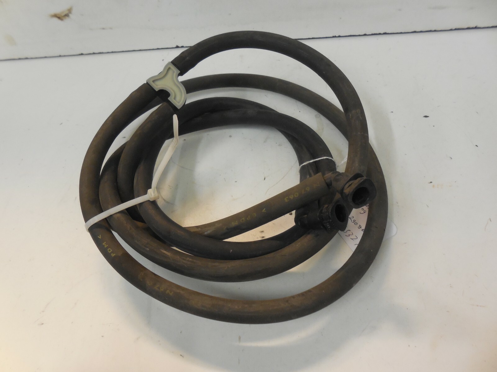 03-08 Mercedes R230 SL500 SL550 Front Headlight Washer Nozzle Hose 