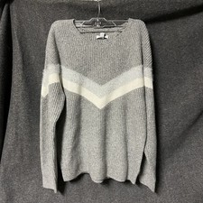 NWT Nine West Gray, White And Shiny Silver Chevron Pattern Sweater Medium