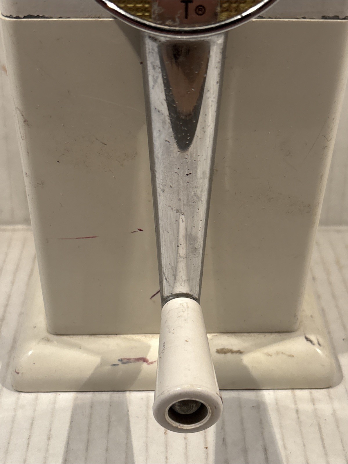 Ice-O-Mat Ice Crusher Off White & Chrome 1950s Hand Crank Vintage Retro Deco thumbnail 4
