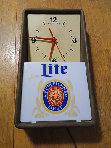 Vintage Miller Lite “ A Fine Pilsner Beer” Lighted Sign/Clock. 14 1/2 x 8 x 3.#1