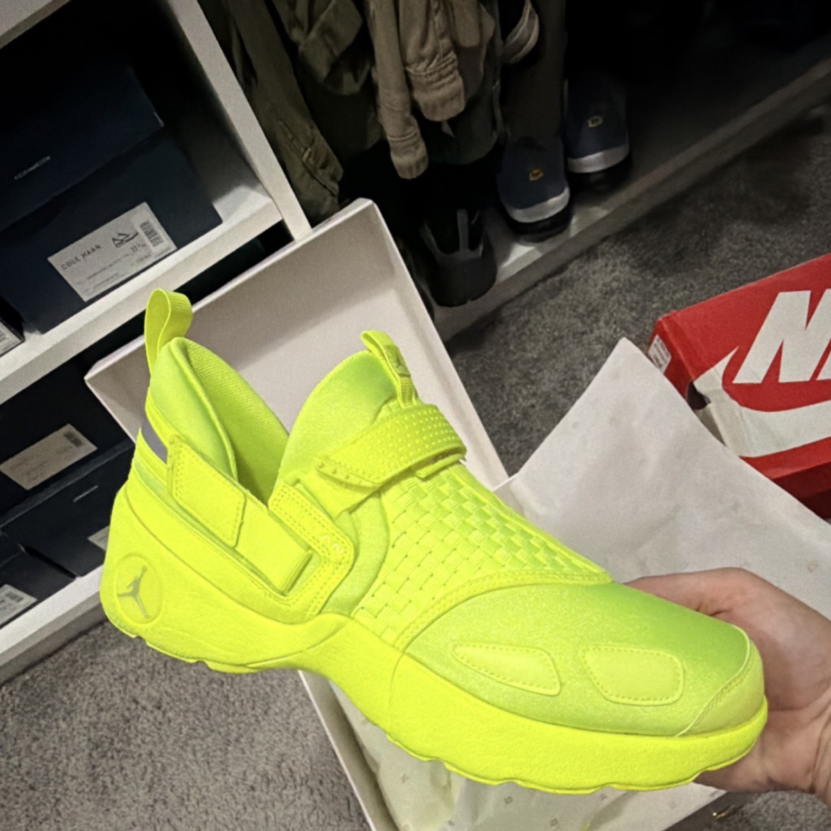 Jordan Trunner LX Black Volt Yellow Training Shoes Sneakers 10.5 897992-037 Official images of the W Jordan Trunner LX  main image 3