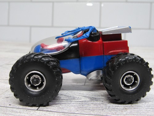 Regener8'rs Marvel Heroes Spider-man Transforms into 8 Trucks