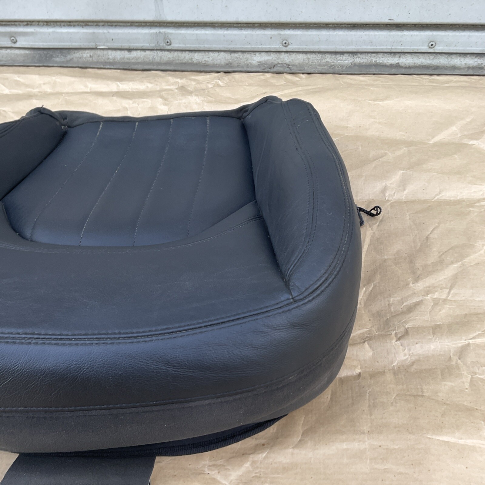 14-17 Maserati Quattroporte  Front Right Seat Lower Cusion Black OEM 670006055