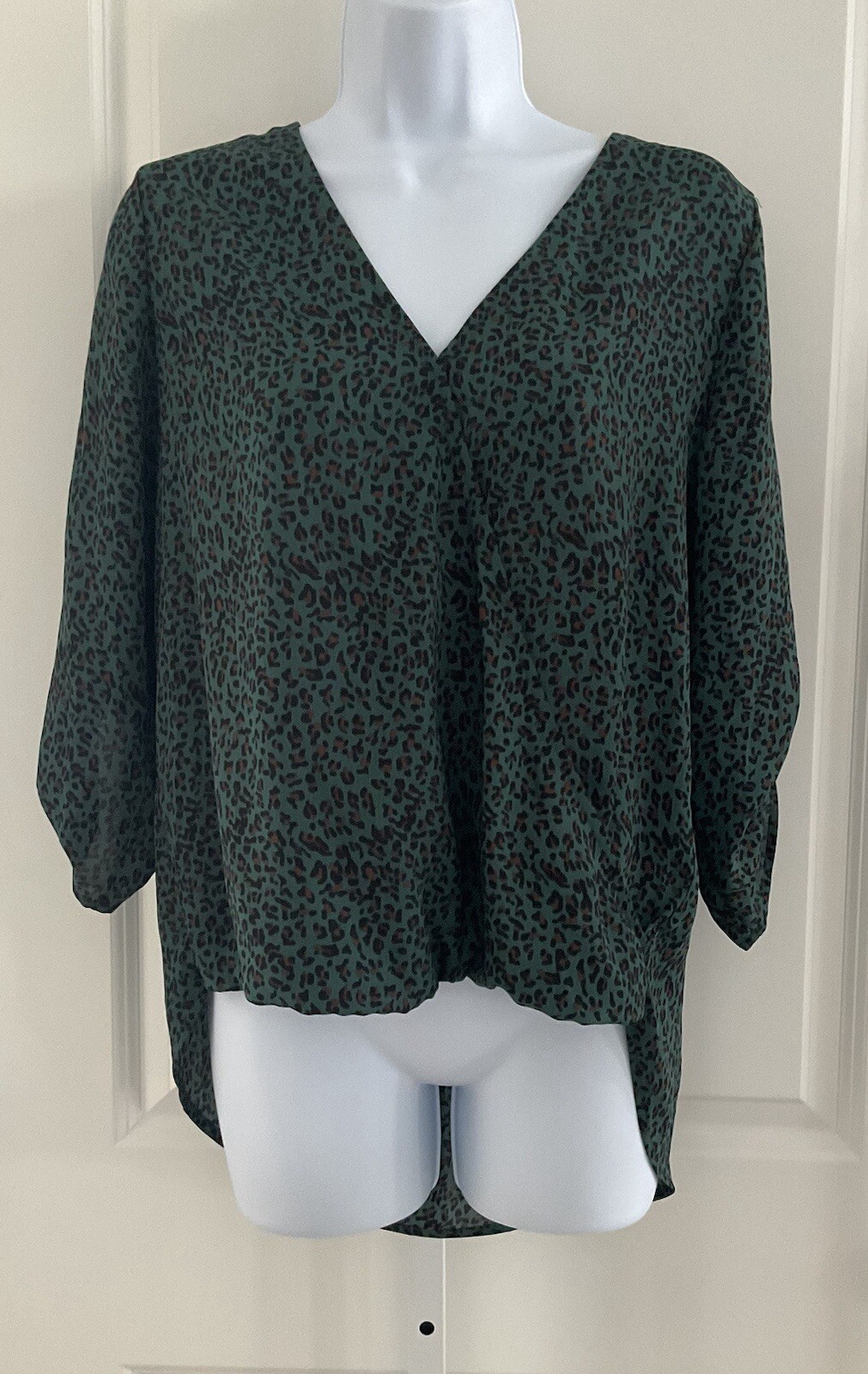 West Kei Top Faux Wrap Leopard Print V-Neck 3/4 Sleeve Pleated Back Size Small