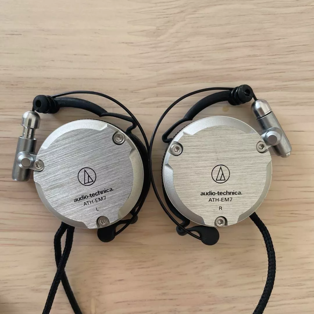 Persona 2024 3 headphones