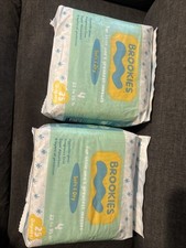 BROOKIES SOFT  DRY SIZE 4 22 TO 35 LBS FOR LITTLE ONE'S GREATEST MESSES NEW