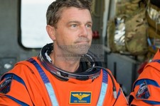 REID WISEMAN IN NAVY HELICOPTER ON USS JOHN P MURTHA ARTEMIS 2 4X6 PHOTO