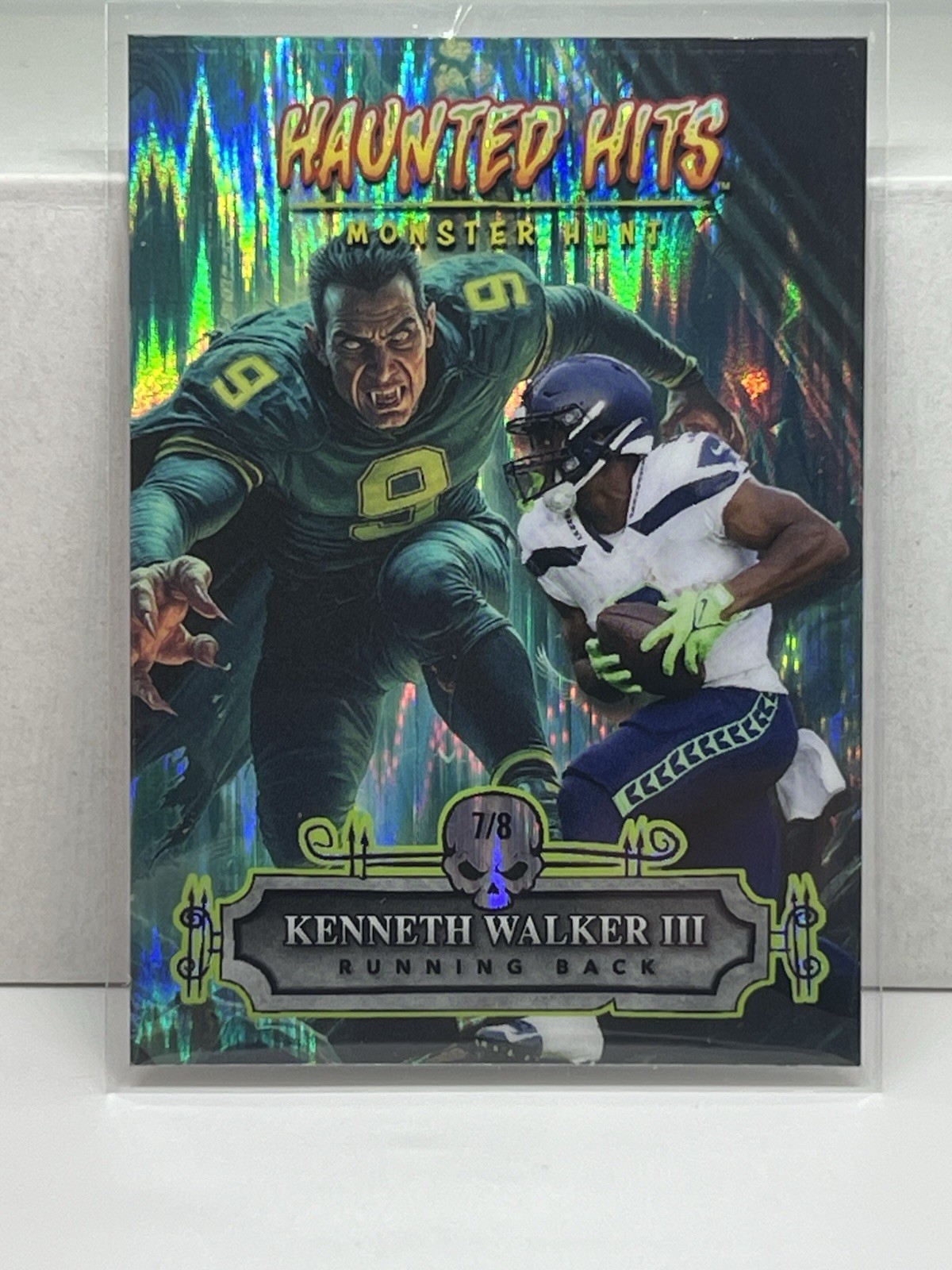 Kenneth Walker III /8 Wild Card Haunted Hits Monster Hunt Jersey SSP