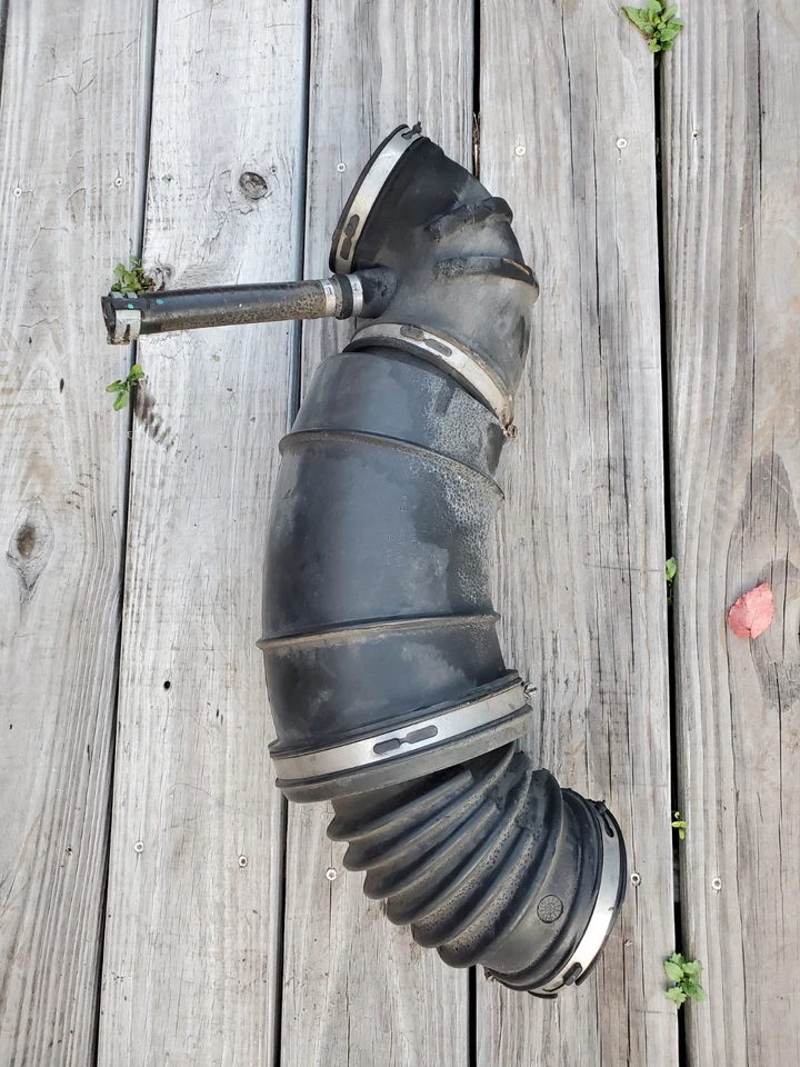 Tubo de admisión de aire Cummins 53032944AK 2007-2018 Ram 2500 3500 4500 5500 6,7 OEM Foto 2 de 4