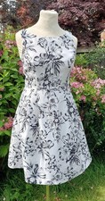 Stunning Rebecca Howard white black floral sleeveless swing skater dress UK 14