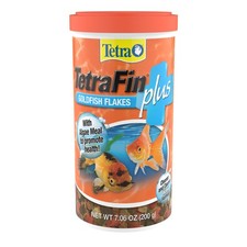 TetraFin Plus Goldfish Flakes 7.06 Ounces, Balanced Diet, With Algae To Promote