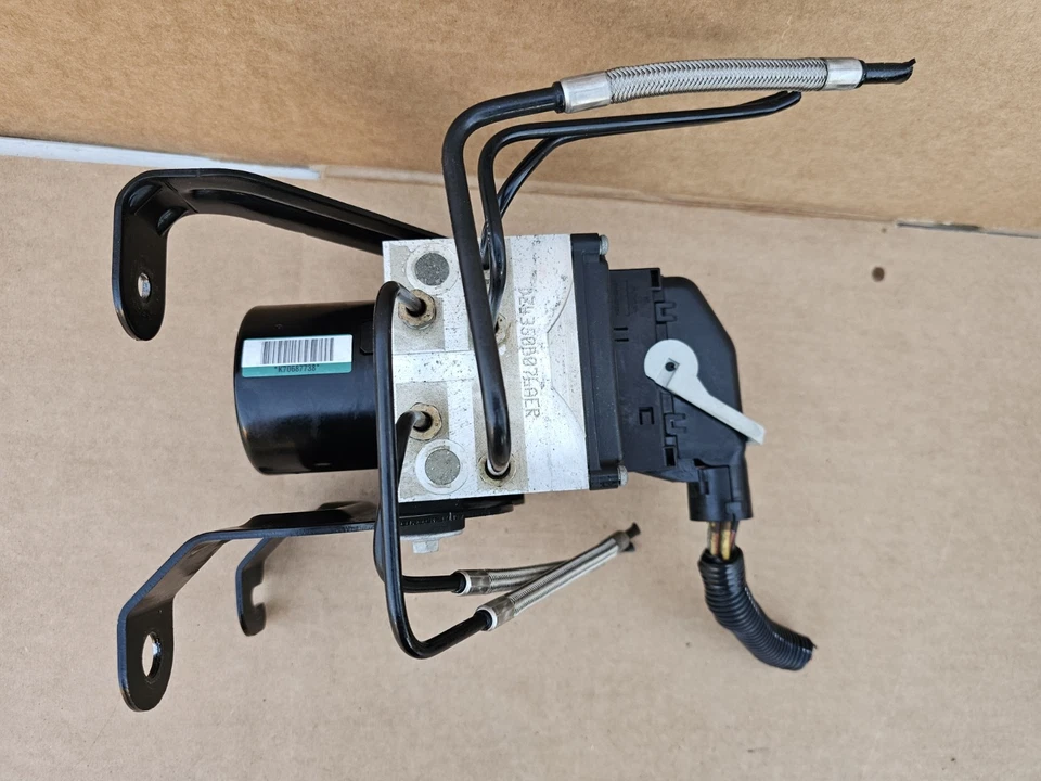 05 06 Ford F250 Super Duty 6.0L Anti Lock Brake ABS Pump Module 5C34-2C346-AJ - Image 4 of 4