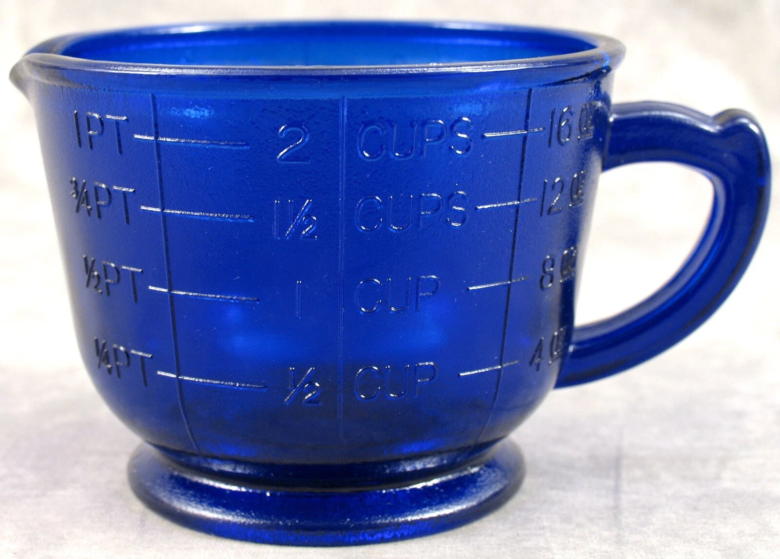 COBALT BLUE GLASS 2-Cup MEASURING MIXING CUP Ounce Cup Pint Measurements