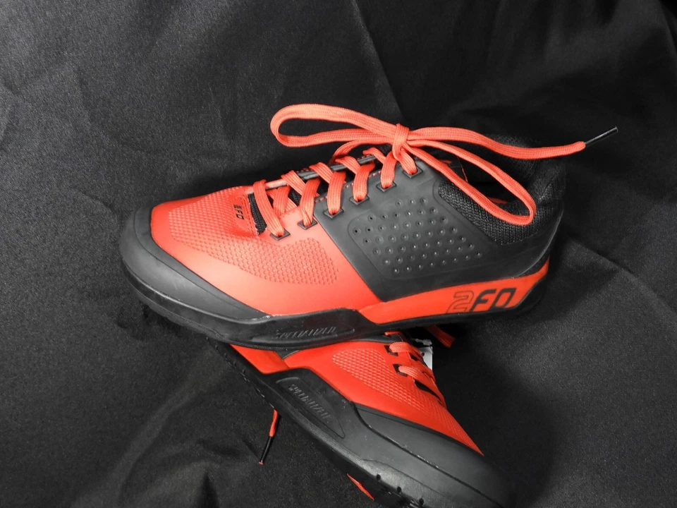 Zapato plano de MTB Specialized 2FO - negro/rojo 42,5 9,3 M Foto 3 de 4