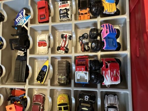 Vtg 1988 MICRO MACHINE COLLECTORS CASE Micro Mini's Tara Toy Corp 60+ Vehicles - Picture 16 of 17