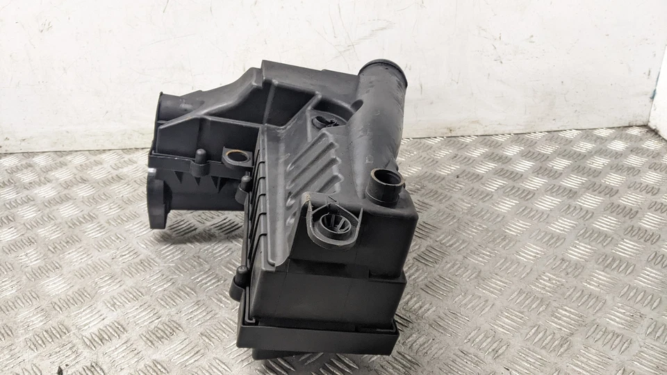 VOLKSWAGEN PASSAT MK5 HIGHLINE TDI 2008 1.9 BXE AIR FILTER BOX 1K0129620 - Image 4 of 4